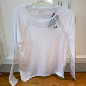 Under Armour NWT white sport top.